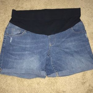 Maternity shorts